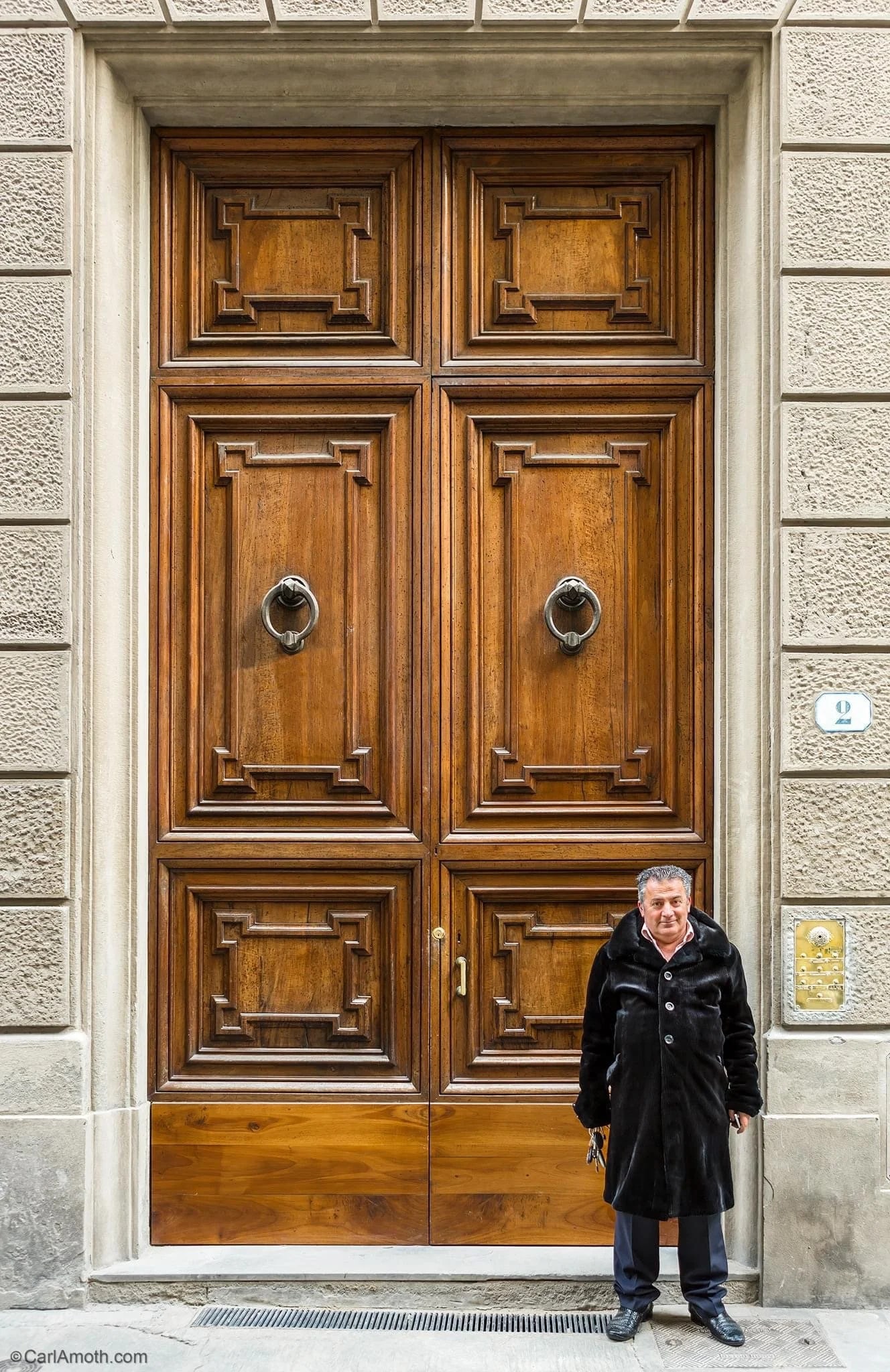 Photo of Franco Fonati I took in front of his VIP apartment 10 years ago.